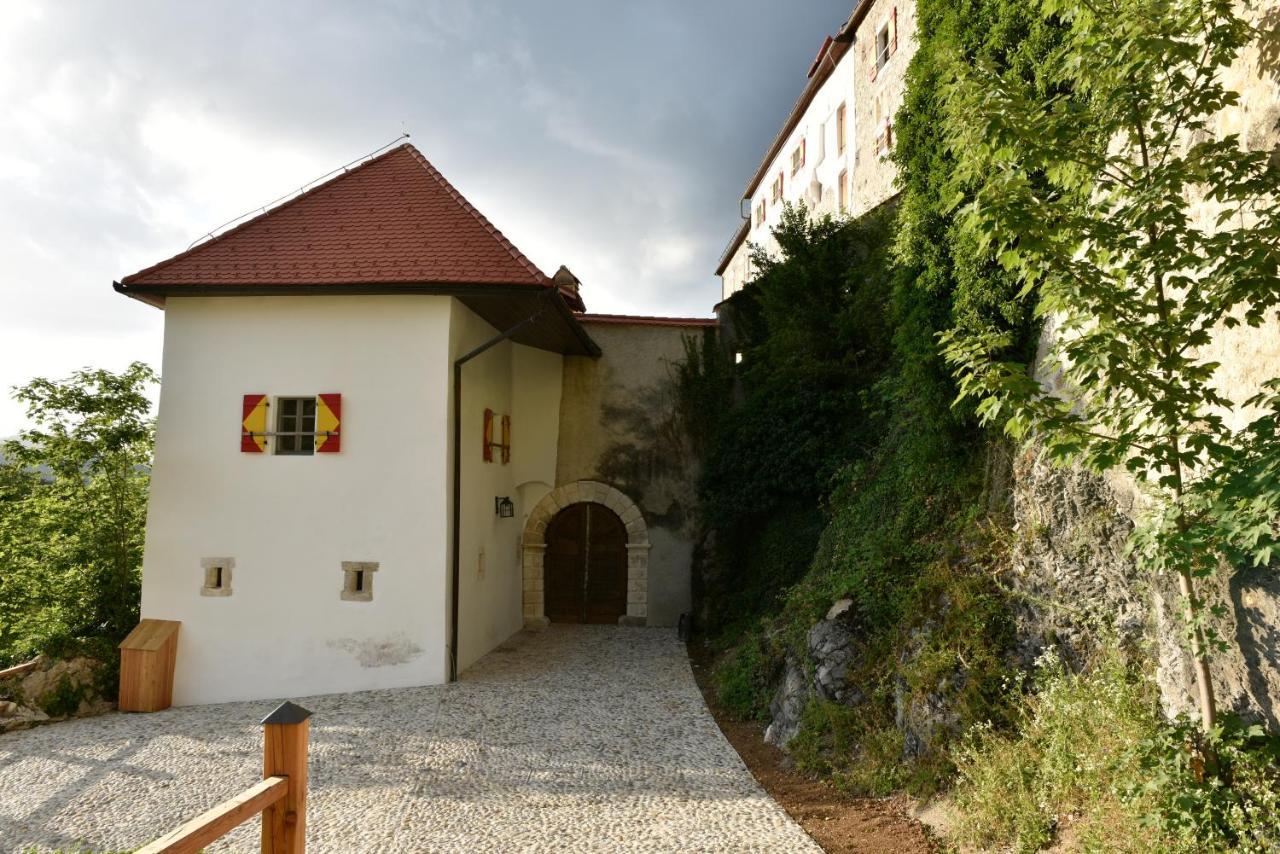 Rooms & Apartments Podsreda Castle Extérieur photo